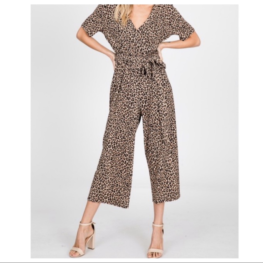 ✨LAST ONE✨Leopard print ankle length jumpsuit - Picture 8 of 8